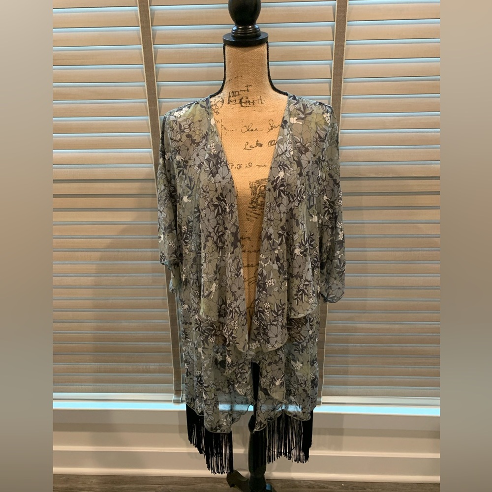 LuLaRoe Kimono